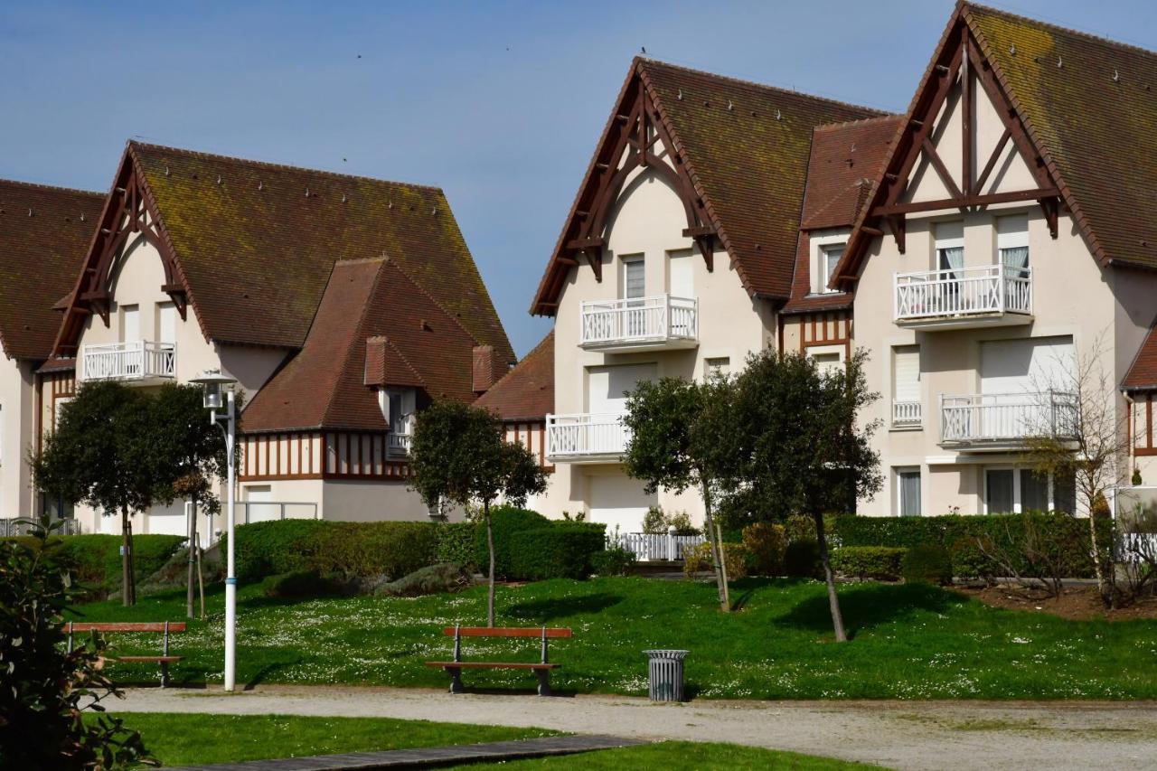 Triplex Avec Jardinet - Wifi - A 400M De La Plage Courseulles-sur-Mer Bagian luar foto